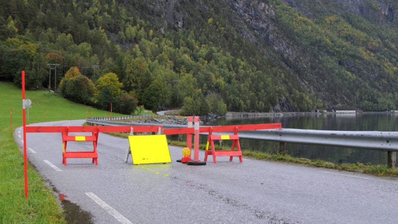 Det er ingen fysisk bom som vert sett opp på kommunegrensa, men ein form for bom er dei nye karantenereglane til Fjord likevel. Arkivfoto,